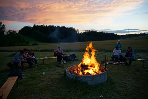 Freizeitfeeling am Lagerfeuer